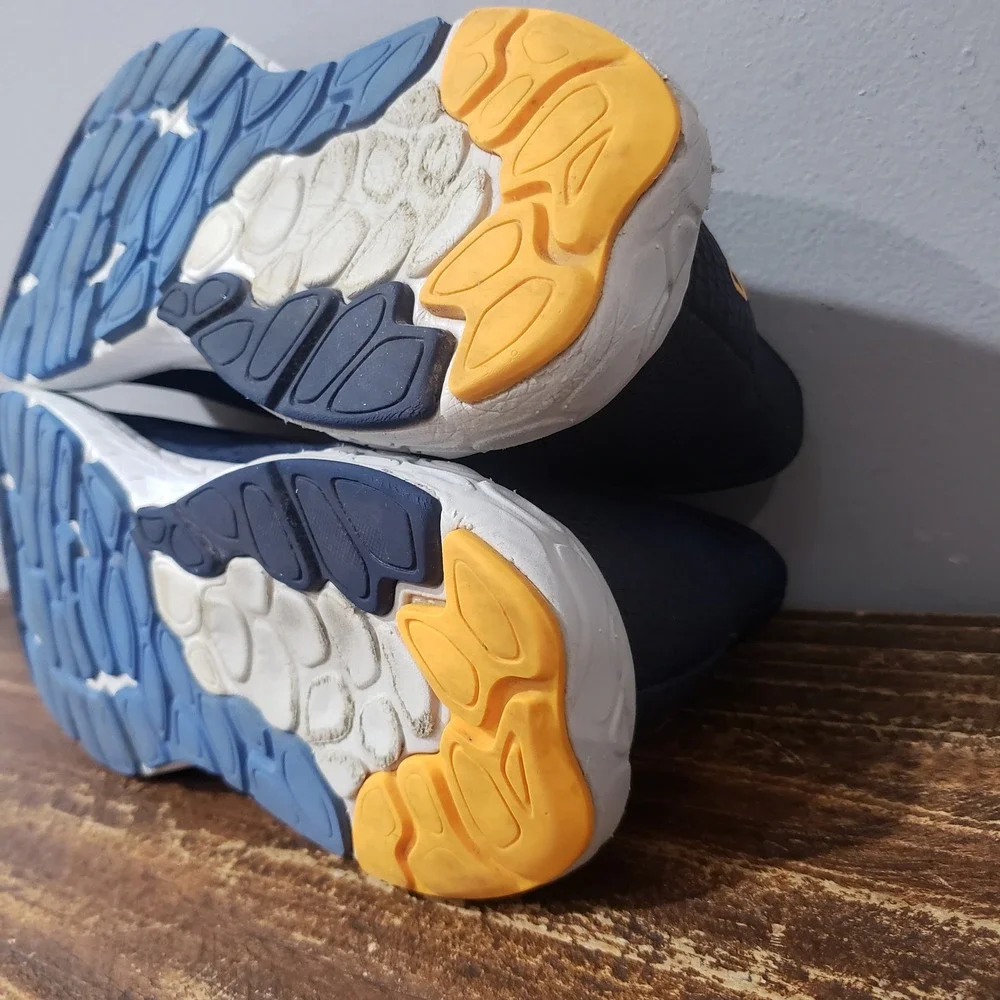New Balance mens size